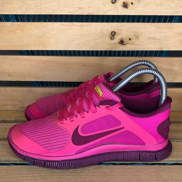 Nike Shoes - Nike Free 4.0 Livestrong Womens Size 6 Running